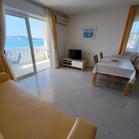 Apartments Amor شقة تروغير