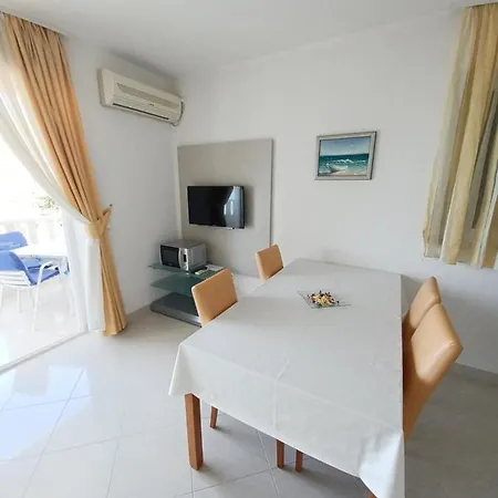 Apartments Amor *
