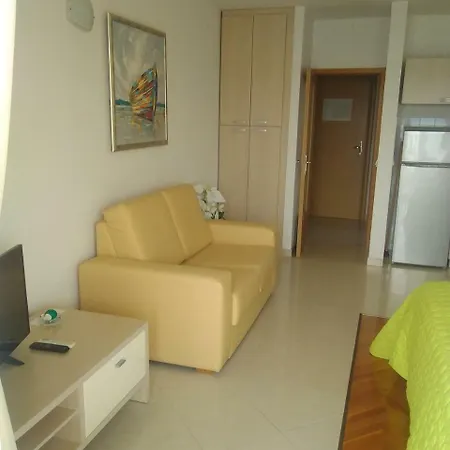 Apartments Amor Τρογκίρ