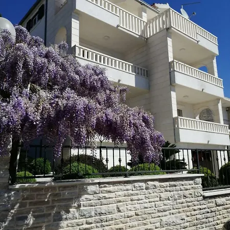 Apartments Amor *