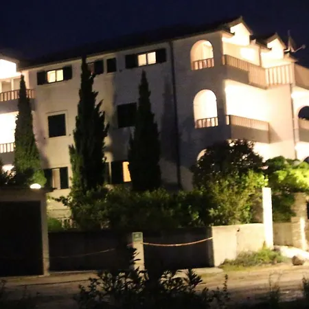 Apartments Amor *